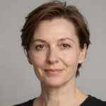 Клиентка Елена Морозова после приобретения гладильной доски с активным подогревом от София Люкс